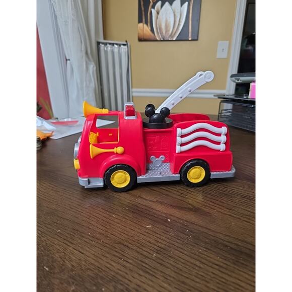 Disney Mickey Mouse Clubhouse Fire Truck Engine - Working Sounds And Lights - Picture 4 of 14